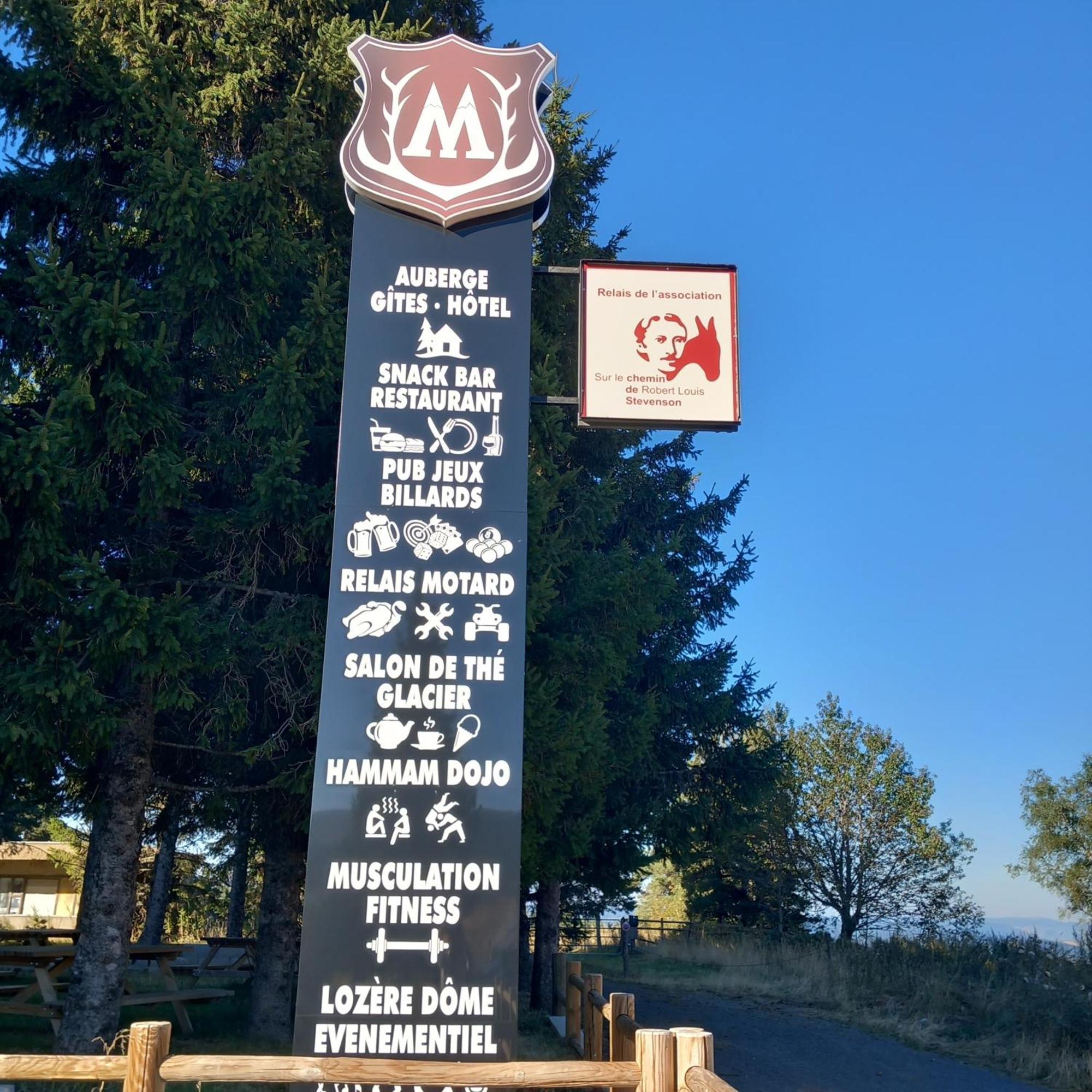 Montlo Relais Des Cerfs Hotel Cubieres Kültér fotó